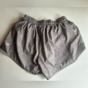 Size 4 lululemon 4 in hotty hot shorts